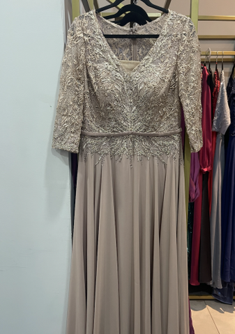 VESTIDO BEIGE GIPIUR CON MANGA